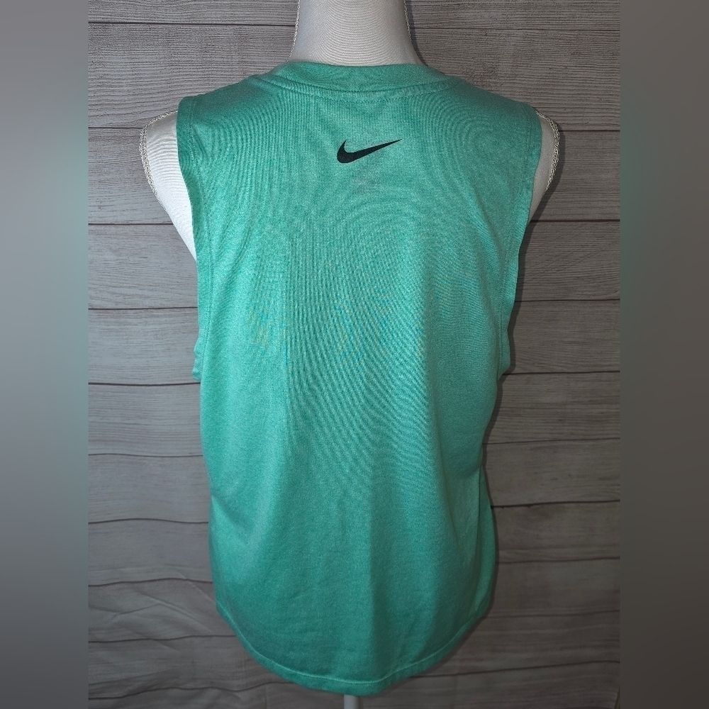 Nike Athletic Cut Dri-fit Graphic Tank Size Medium - Picture 2 of 5
